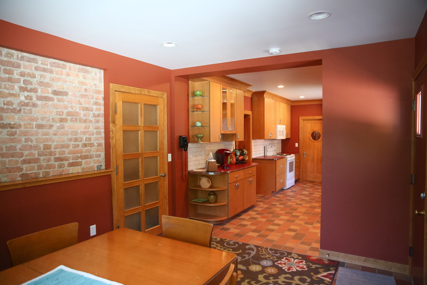 Egloff House - 312 E State St (7).jpg